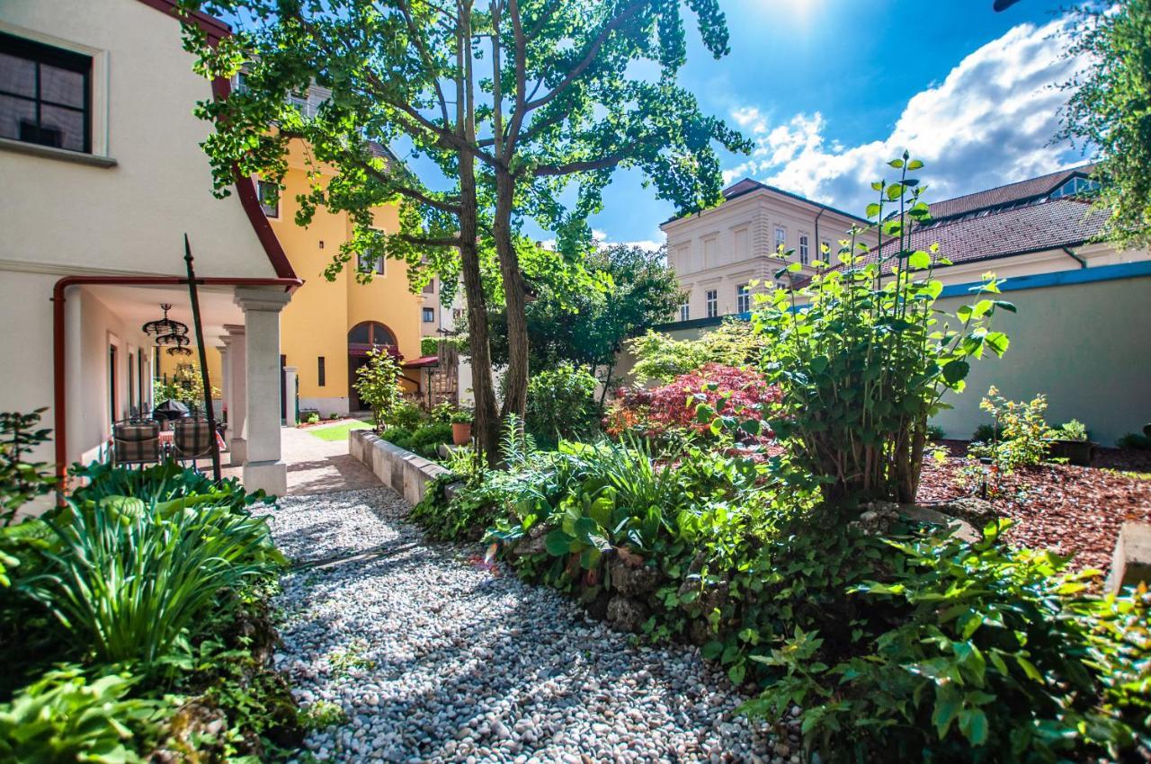 Entire House In The Center Of - Free Parking - Dragon Garden Pavilion Ljubljana